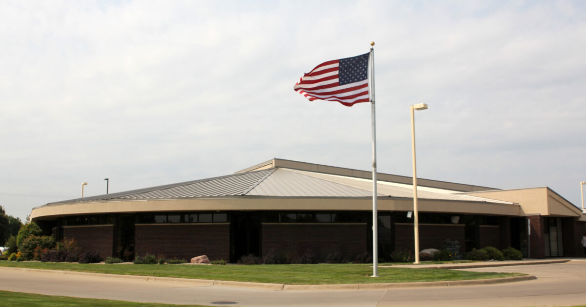 Aberdeen, SD Plains Commerce Bank